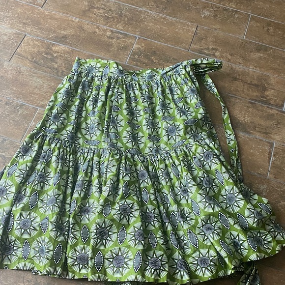 Green Patterned Women's Wrap Skirt by Onyii from Anthro. Excellent condition. - Picture 1 of 4